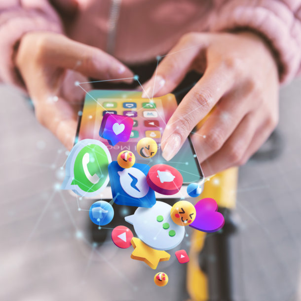 Smartphone avec emojis animés en 3D